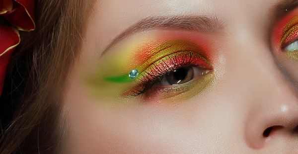 How to Apply Creative Makeup with <a href='http://www.86ps.com/'><font color=''>Photoshop</font></a> 13