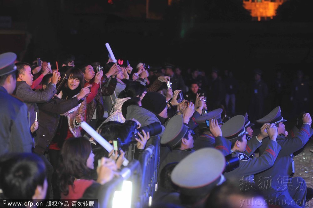 2012年女王驾到跨年演唱会现场张柏芝图片素