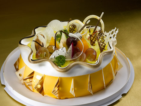 高清黄色奶油水果装饰生日蛋糕图片素材下载